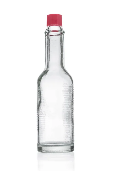 Lege Glazen Fles Van Hete Saus Witte Achtergrond — Stockfoto