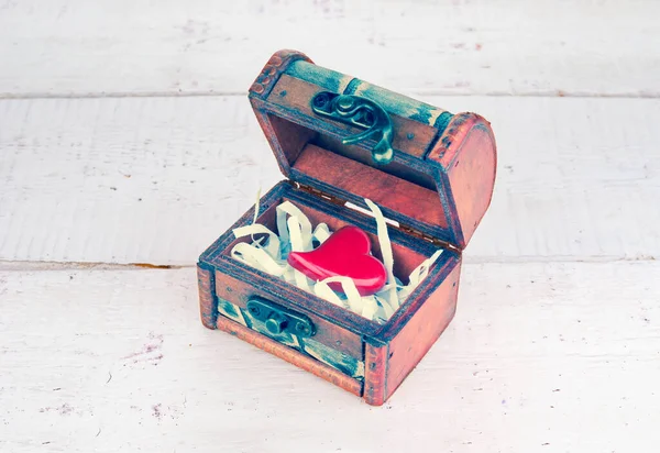 Red Heart Antique Chest Wooden Background Valentines Day Card — Stockfoto