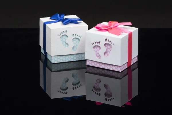 Cajas de regalo artesanales en color azul y rosa —  Fotos de Stock