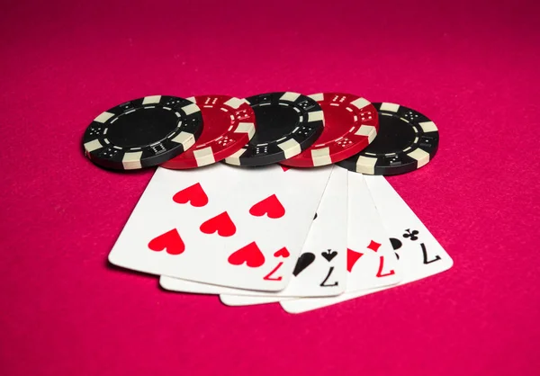 Poker Game Four Kind Quads Combination Chips Cards Red Table — Stock Photo, Image