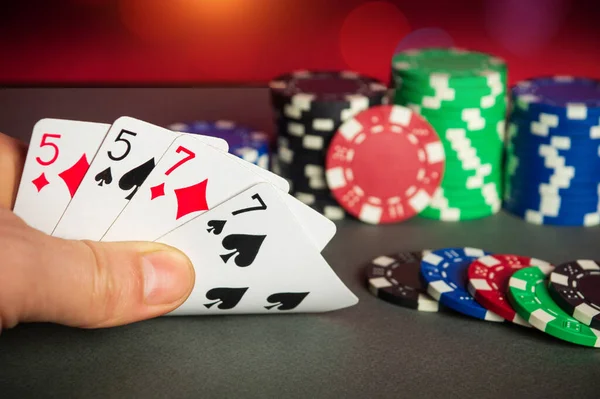 Póker Kártyák Két Pár Kombinációval Szerencsejátékos Kéz Közelsége Kártyázik Póker — Stock Fotó