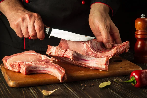 Professional Chef Cuts Raw Ribs Cutting Board Baking Asian Cuisine — Stock Photo, Image