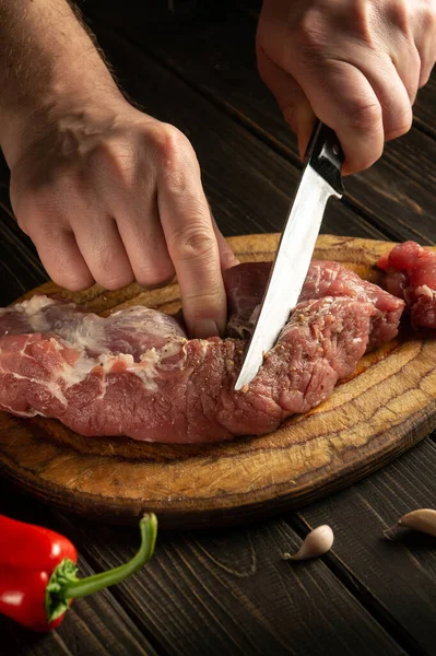 Chef Hands Cutting Raw Veal Cutting Board Cooking Asian Food — Stockfoto