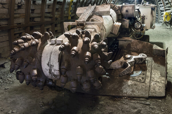 Coal extraction: Coal mine combine