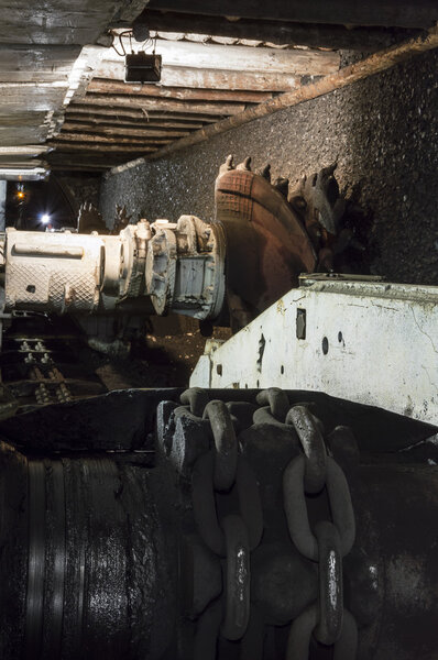 Coal extraction: Coal mine excavator