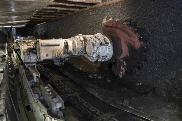 Extração de carvão: escavadeira de mina de carvão — Fotografia de Stock