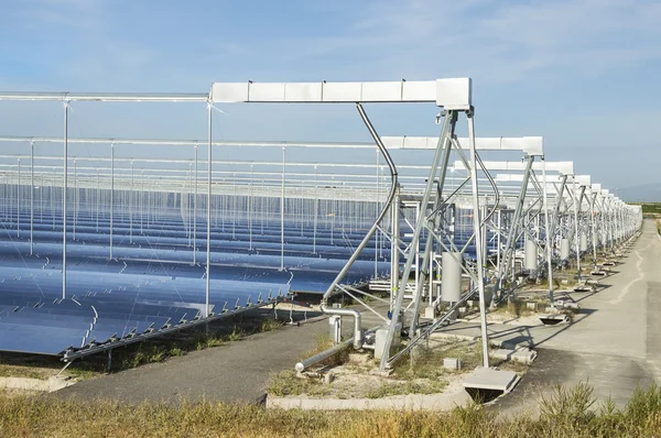 Energias Renováveis: Solar como a melhor maneira de produzir energia verde — Fotografia de Stock