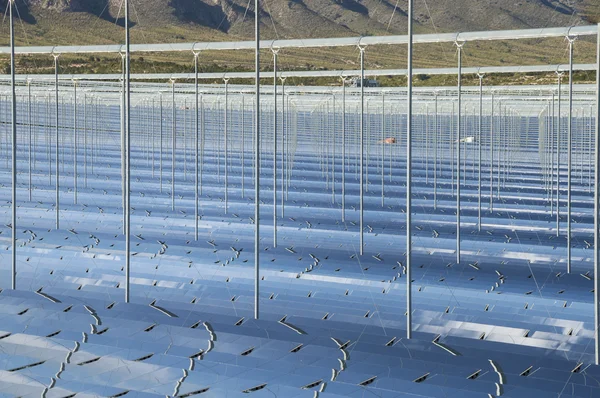 Förnybar energi: sol som det bästa sättet att producera grön energi — Stockfoto
