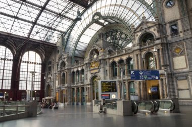 Antwerp tren istasyonu