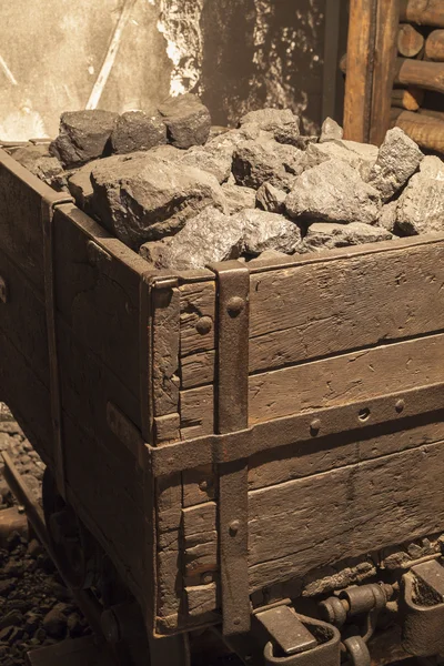 Cart full of Coal — Stock Photo, Image