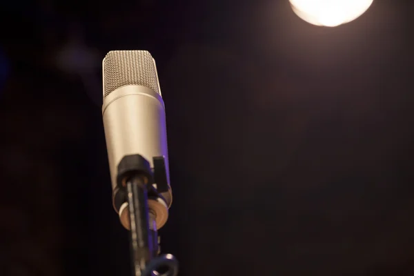 A microphone on the stage — Stock Photo, Image