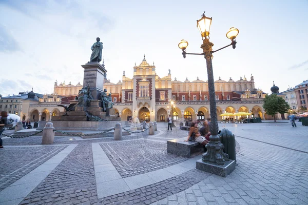 Plaza del mercado de Cracovia, Polonia, Europa — Foto de Stock