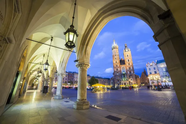 Plaza del Mercado en Cracovia, Polonia — Foto de Stock