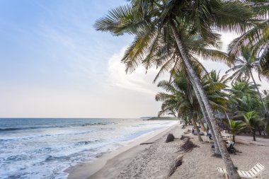Afrika cennette gün batımında güzel plajı