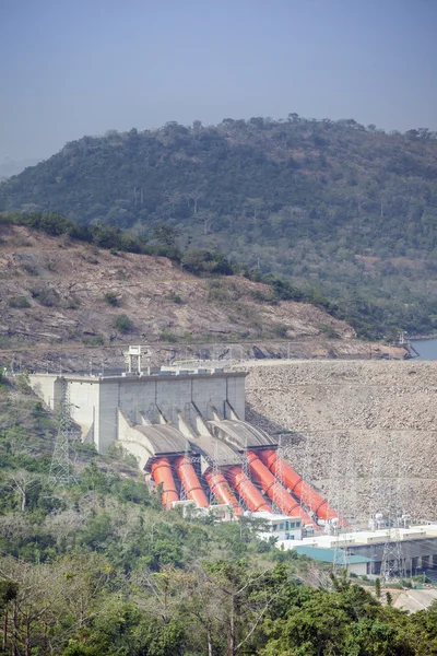 Akosombo Central hidroeléctrica en el río Volta en Ghana —  Fotos de Stock