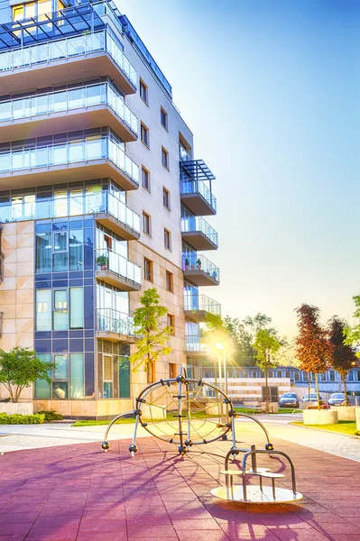 Lekplats för barn i en ny bosättning. — Stockfoto