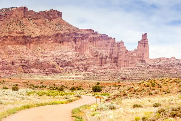 Estrada para Fisher Tower perto de Arches National Park, Utah — Fotografia de Stock