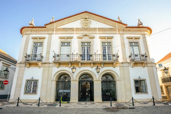 ポルトガル南部アルガルヴェ州ファロの旧市街にある市庁舎 — ストック写真