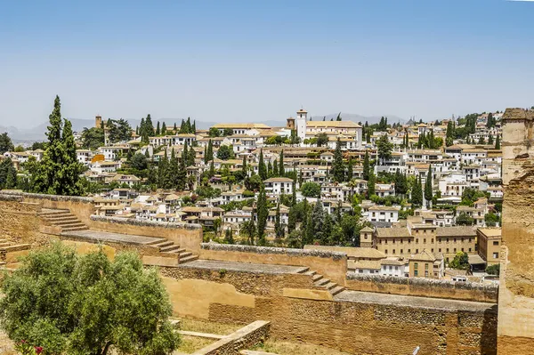 Paleis Alhambra Complex Voorgrond Stad Granada Achtergrond Andalusië Spanje — Stockfoto