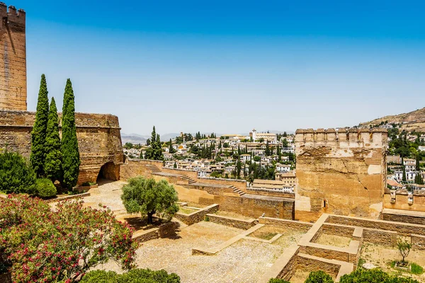 Alhambra Palats Komplex Förgrunden Och Staden Granada Bakgrunden Andalusien Spanien — Stockfoto