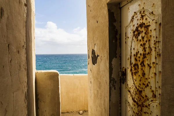 Abandoned House Rusty Entrance Door Atlantic Ocean Pozo Izquierdo Canary — Stock Photo, Image