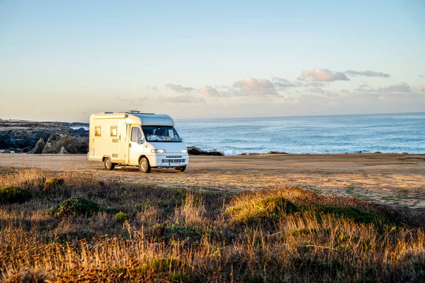 Small Motor Home Parked Beach Vicentina Coast Alentejo Portugal — Foto Stock