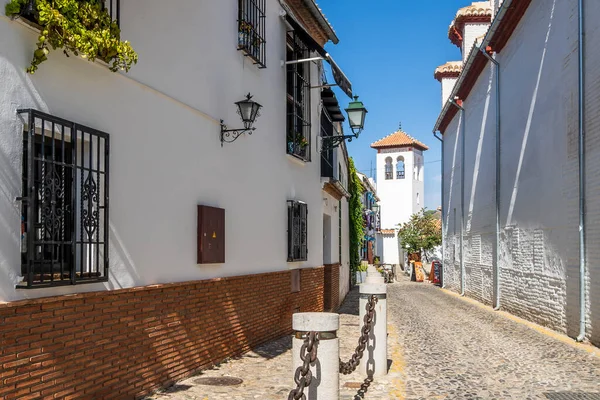Granada Endülüs Spanya Nın Tarihi Kesimlerinde Dar Süslü Bir Cadde — Stok fotoğraf