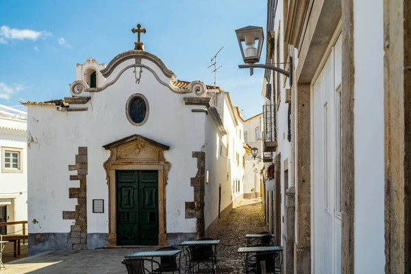 Okouzlující Kaple Panny Marie Lítosti Mezi Úzkými Uličkami Taviry Algarve — Stock fotografie