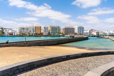 Arrecife şehri San Gabriel kalesinden görüldü, başkenti Lanzarote, Kanarya Adaları, İspanya