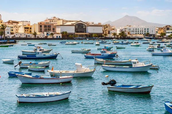 Beautiful Seaside Downtown Arrecife Many Boats Floating Blue Water Lanzarote — Stock Photo, Image