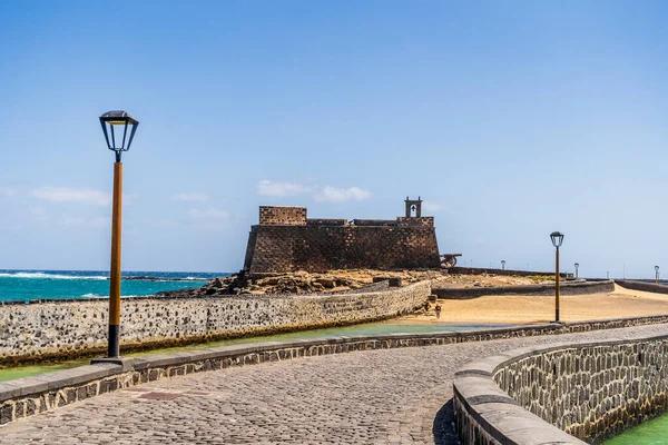 Castillo Histórico San Gabriel Con Puentes Que Conducen Arrecife Lanzarote —  Fotos de Stock