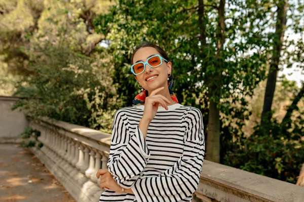 Charming Adorable Woman Wonderful Smile Wearing Casul Shirt Bright Sunglasses — Stockfoto