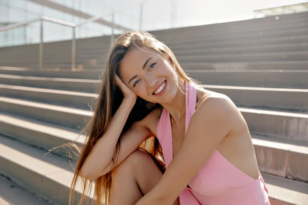 Appealing Laughing Woman Wonderful Smile Wearing Pink Summer Dress Sitting — Stok Foto