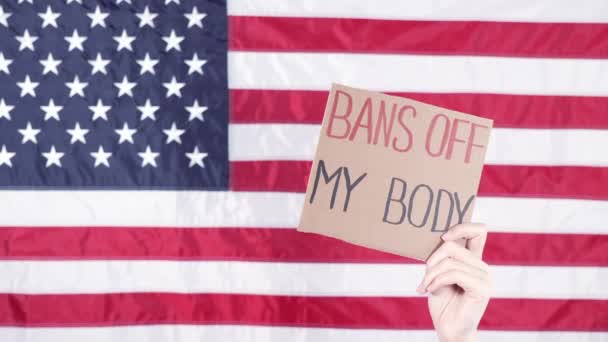 Woman Holding Sign Body Choice American Flag Background Protest Abortion — Stockvideo