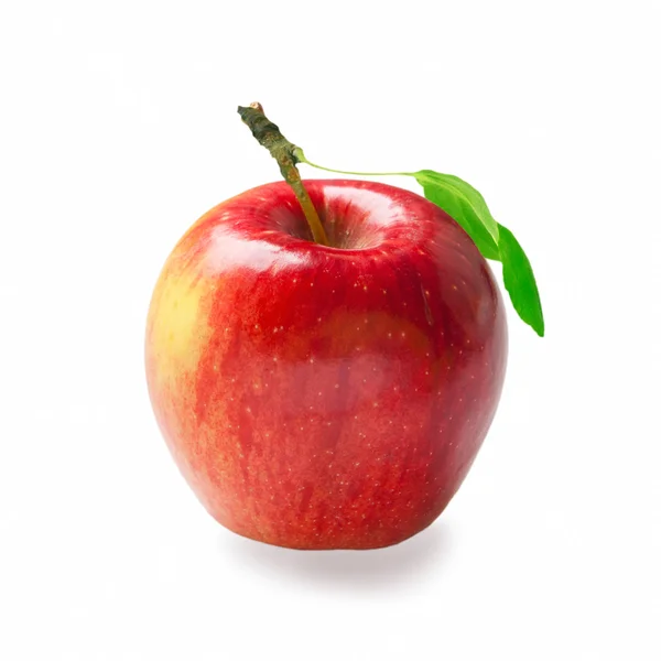 Manzana roja fresca con una hoja sobre un fondo blanco —  Fotos de Stock