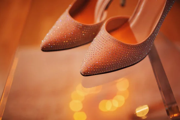 Zapatos Mujer Una Mesa Cristal — Foto de Stock