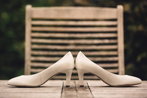 Zapatos Mujer Mesa — Foto de Stock