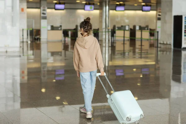 Traveling Children Cute Teenage Girl Walking Together Travel Suitcase Airport — Stock Photo, Image