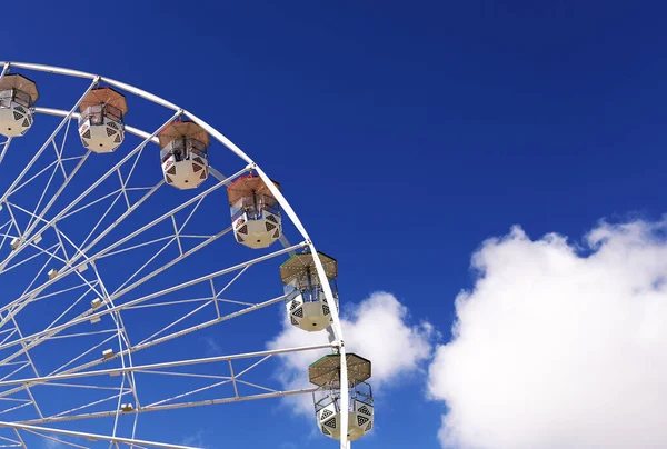 Ferris Wheel Amusement Park Blue Sky Background Retro Colorful Ferris — Stock Photo, Image
