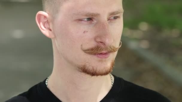 Handsome Young Man Beard Mustache Vaping Electronic Cigarette Hipster Guy — Αρχείο Βίντεο