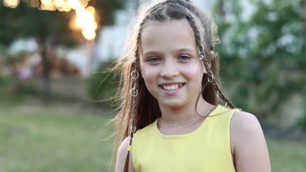 Front View Adorable Little Girl Hairstyle Smiling Her Outdoors Summer — Vídeo de Stock