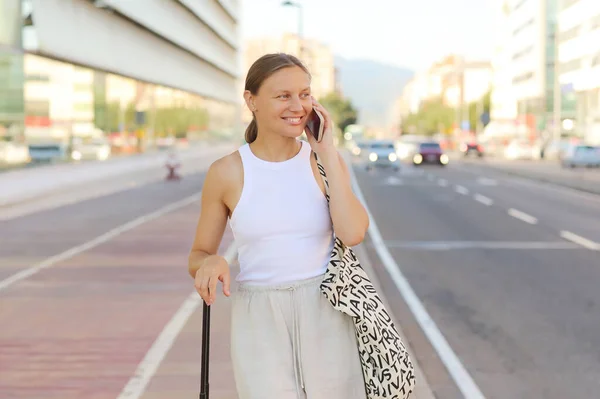 Beautiful Stylish Young Woman Using Smartphone Suitcase Outdoors Airport Railway — стоковое фото