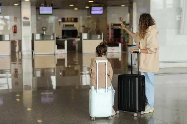 Family Airport Flight Mother Child Girl Suitcases Waiting Board Departure — 스톡 사진