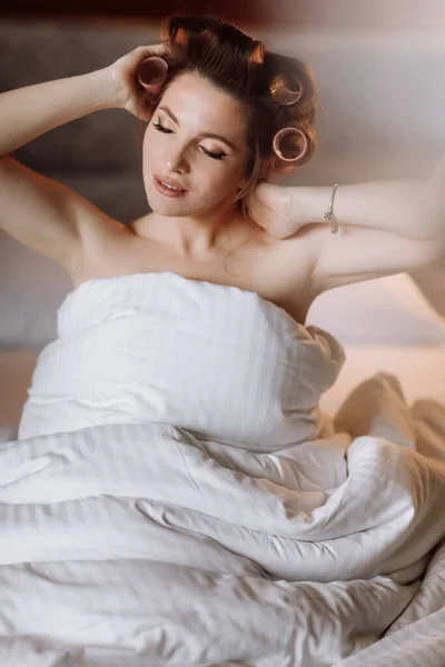 Beautiful Young Showy Brunette Woman Bright Pin Make Long White — Stock Photo, Image