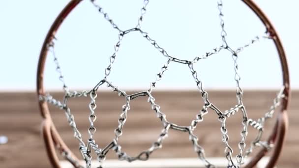 Close Basketball Hoop Basketball Court Outdoors Metal Net Backboard Basket — Αρχείο Βίντεο