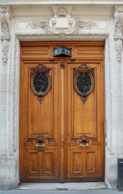 süslü oyma ahşap kapı Paris, Fransa