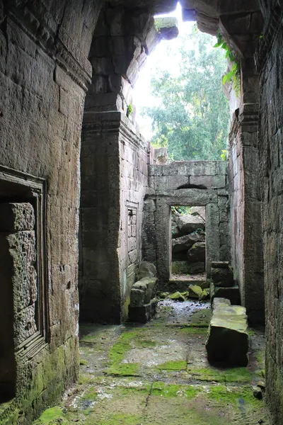 Rainy ruins near Angkor Wat, Cambodia — Stock Photo, Image