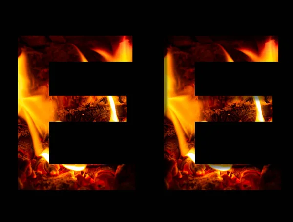 火から作られたEの文字と黒い背景に薪を燃やす 装飾的な署名のためのアルファベットのダブルバージョン — ストック写真