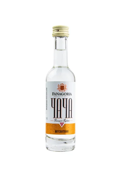 Botella Vodka Uva Chacha Fanagoria Sobre Blanco Aislado Krasnoyarsk Rusia —  Fotos de Stock