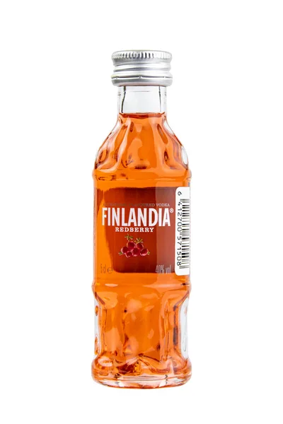 Egy Üveg Vodka Finlandia Fehér Elszigetelt Krasznojarszk Oroszország December 2021 — Stock Fotó